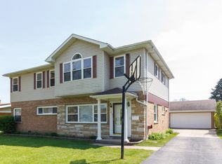 449 E Baldwin Rd, Palatine, IL 60074