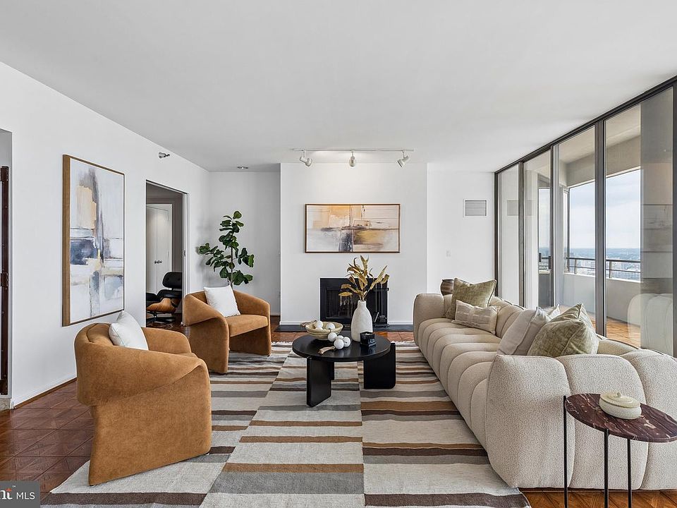 1st image of 202 W Rittenhouse Sq #10-3302