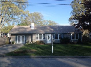 12 New Britain Dr, Warwick, RI 02889
