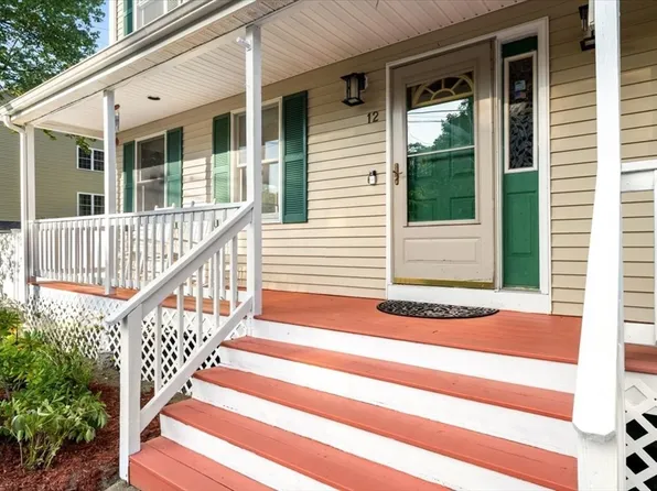 12 Birchwood Rd, Billerica, MA 01821