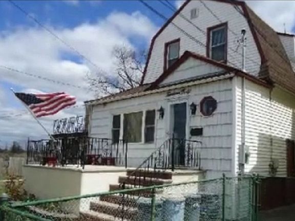 2nd image of 14-40 Eggert Place