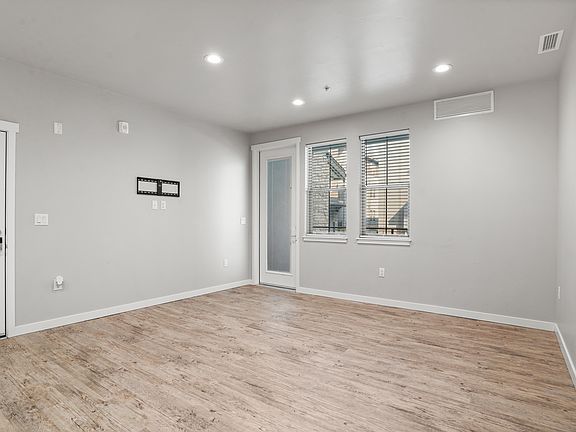5th image of 1764 Sparrow Hill Ct #3B-2Ba-1379Sqft