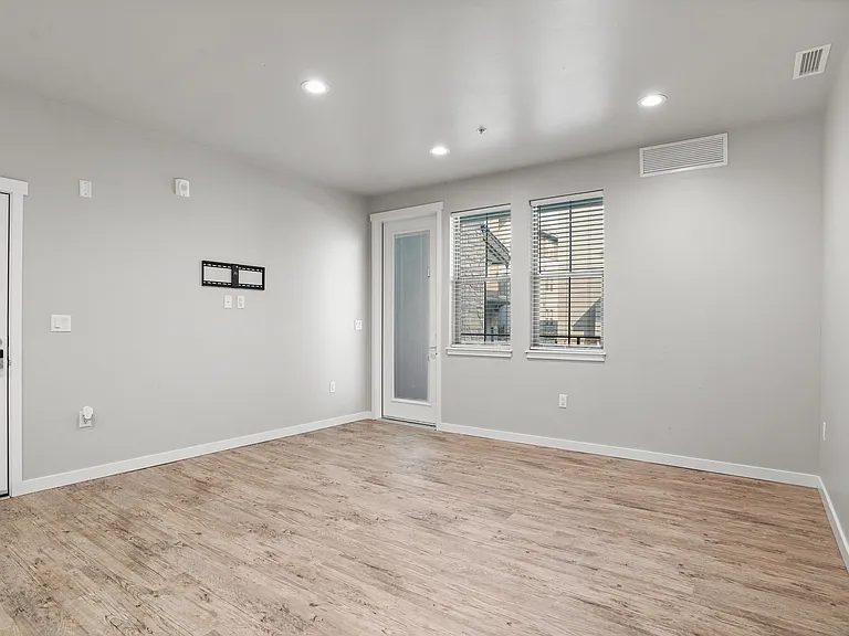 Sparrow Hill Apartments — Photo 26