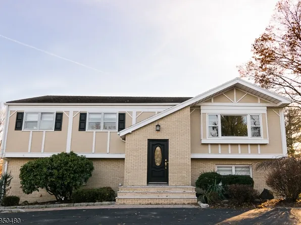 16 Sunset Dr, Whippany, NJ 07981