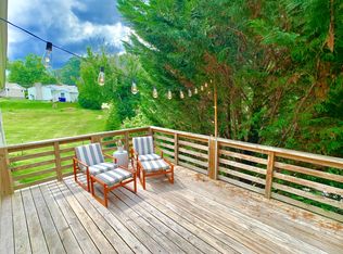 22 Shelburne Dr, Asheville, NC 28806