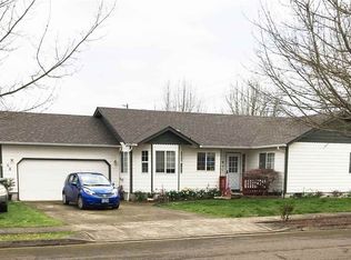 53 Oak Terrace Dr, Lebanon, OR 97355