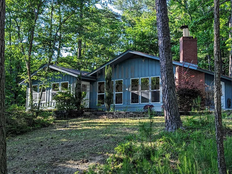 1096 Boone Rd — Photo 4