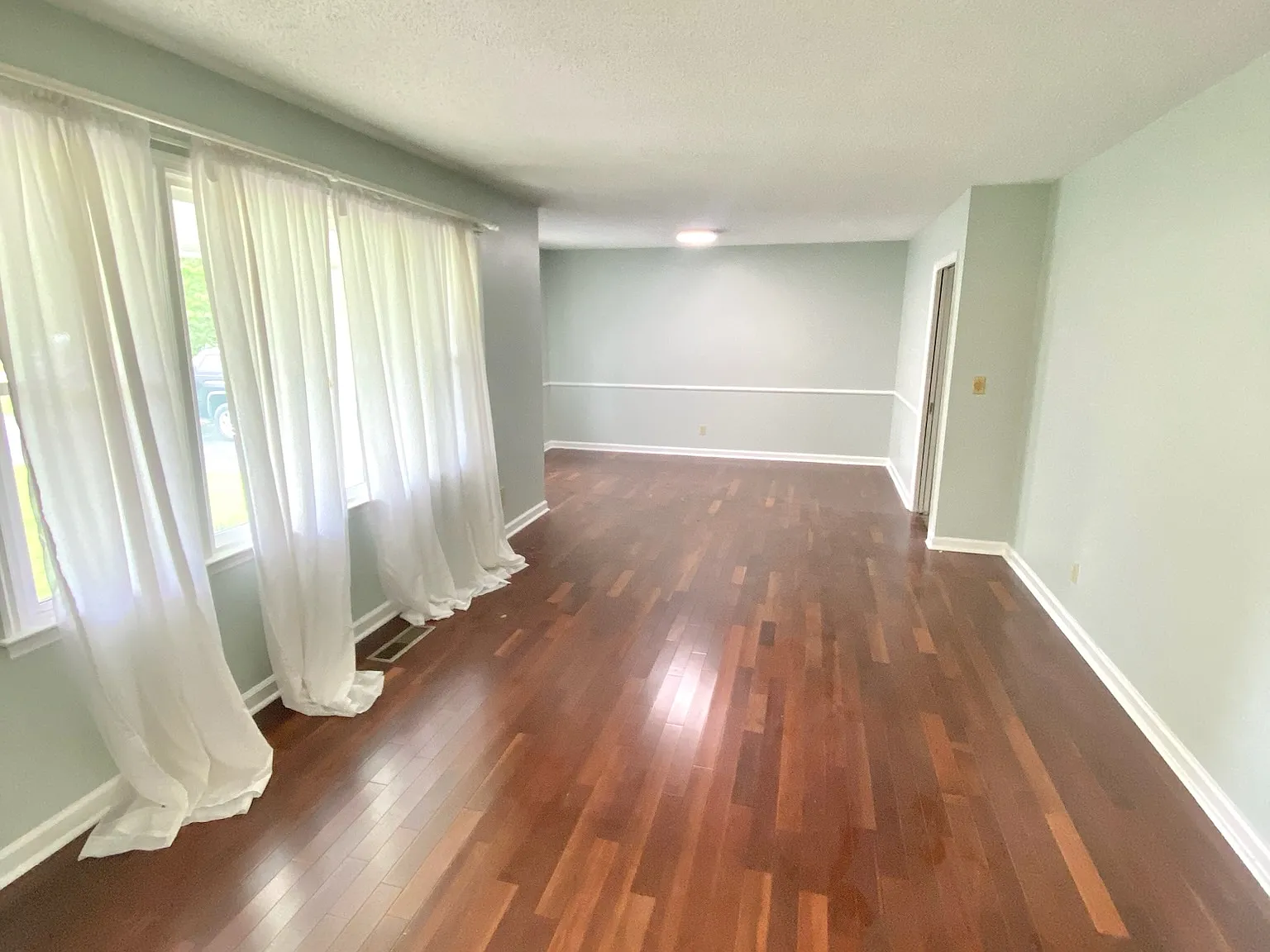 3 bed, 1874 sqft, $2,200 — Photo 4