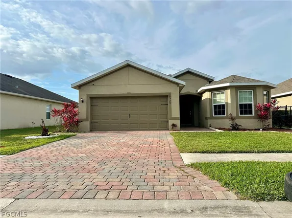 10535 Canal Brook Ln, Lehigh Acres, FL 33936