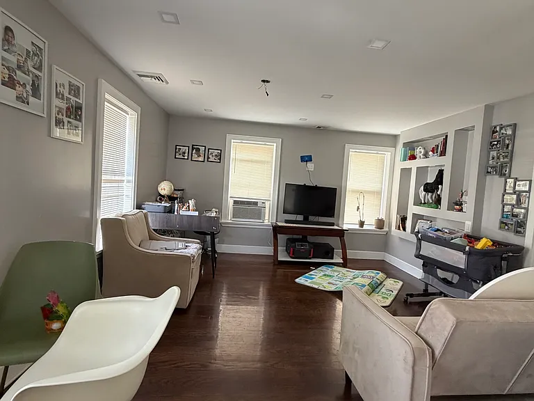 2964 State St #2 — Photo 5