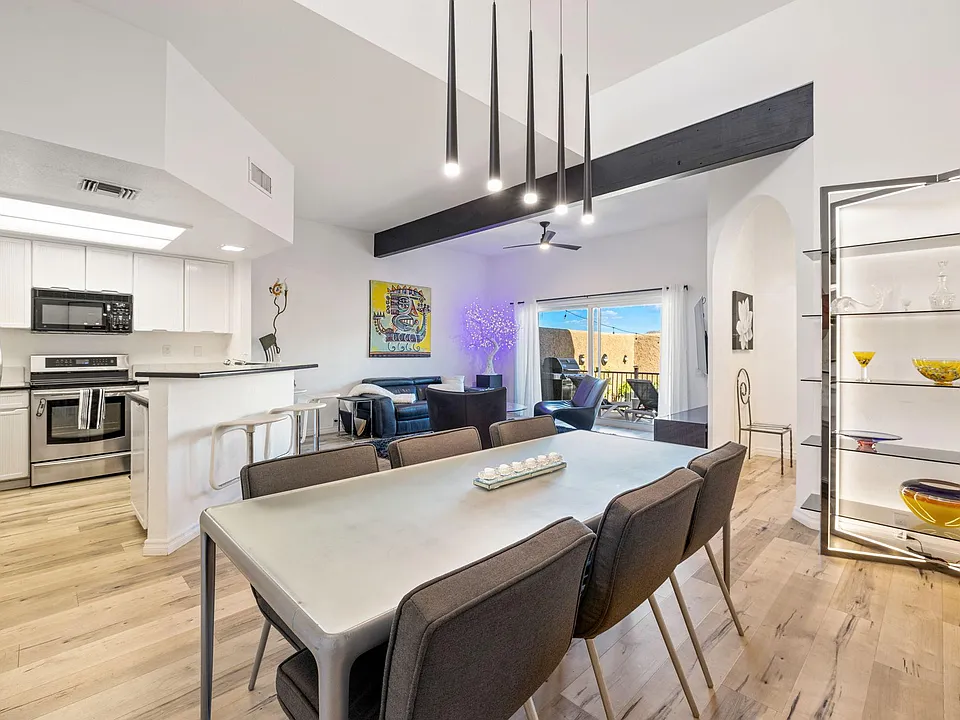 49075 Mariposa Dr