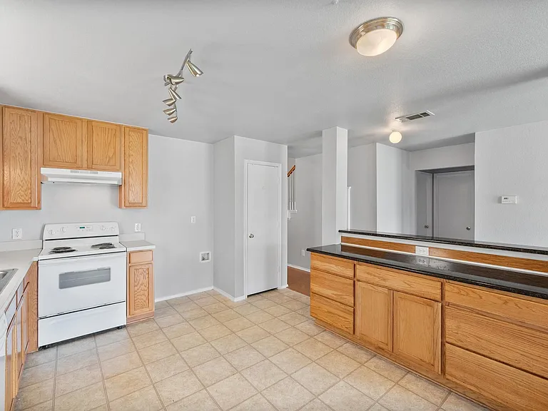 5012 Raymond Dr — Photo 6