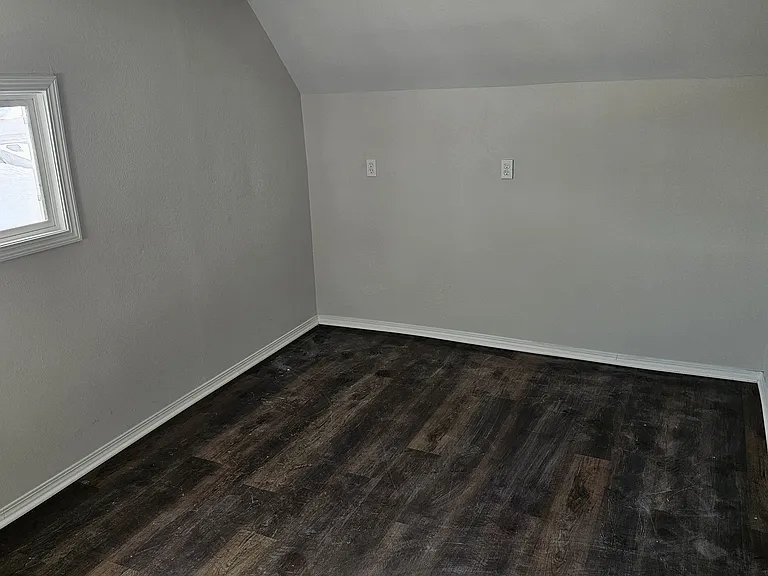 2213 Noble St #B — Photo 7