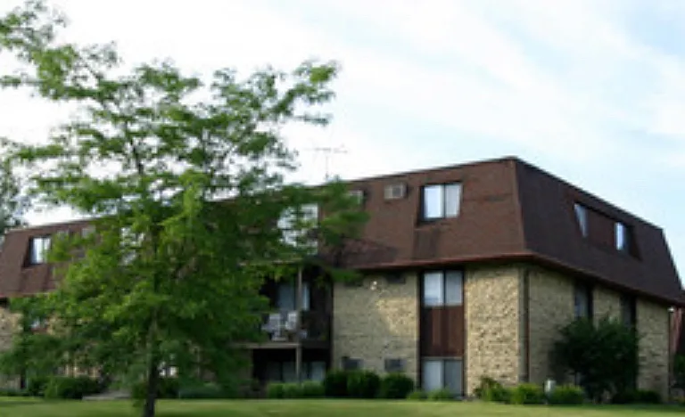 1400 Pioneer Rd — Photo 1