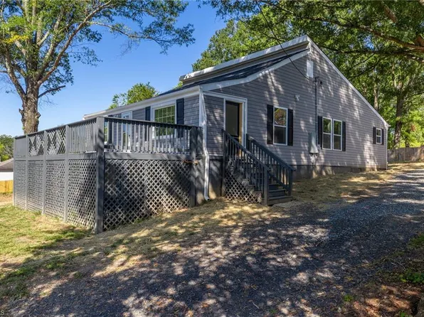 1003 Willow St, Eden, NC 27288