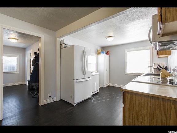 4th image of 952 N Catherine St