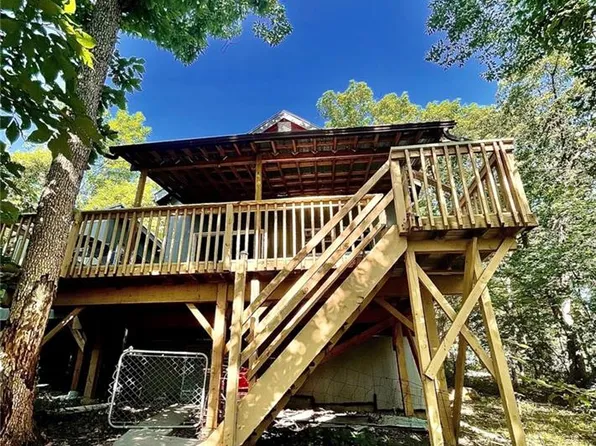 29 SW Lakeside Dr, La Cygne, KS 66040