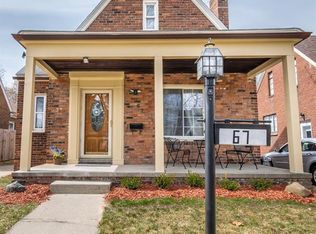 67 Delaware St, Pontiac, MI 48341