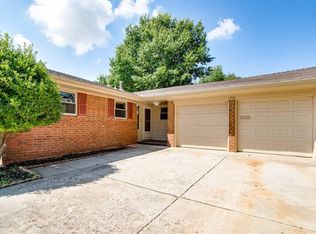 1301 Queensboro Pl, Yukon, OK 73099