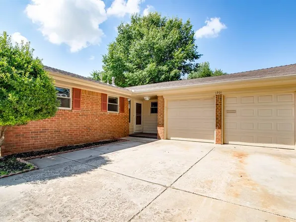 1301 Queensboro Pl, Yukon, OK 73099