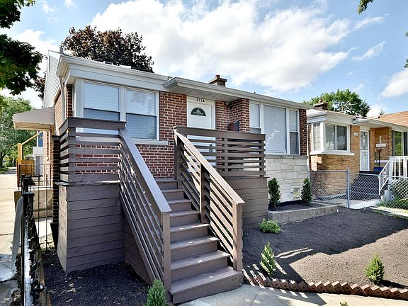 3rd image of 2116 N Melvina Ave