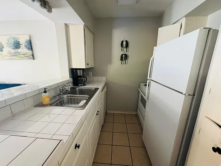 5808 Oram St #105 — Photo 9