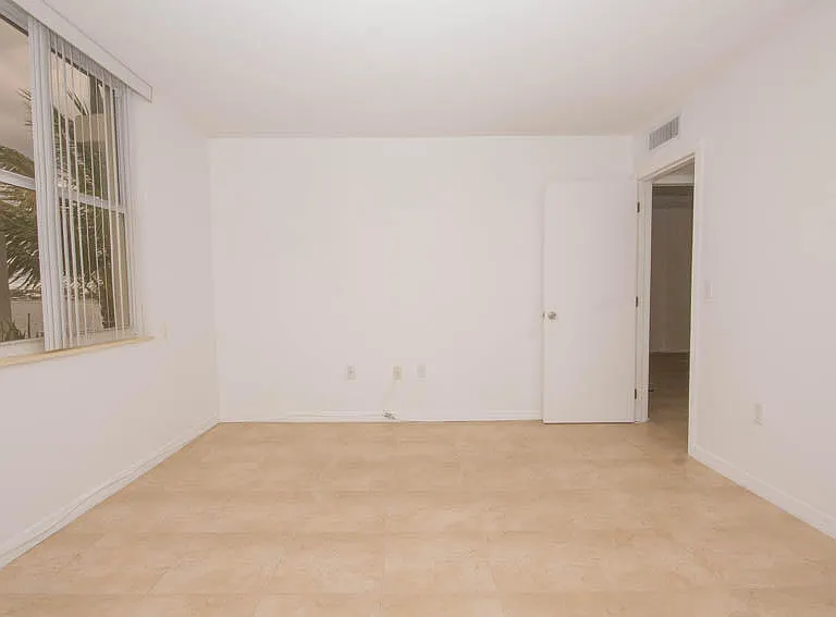 301 Croton Ave #310 — Photo 11