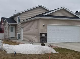 5417 49th Ave S, Fargo, ND 58104