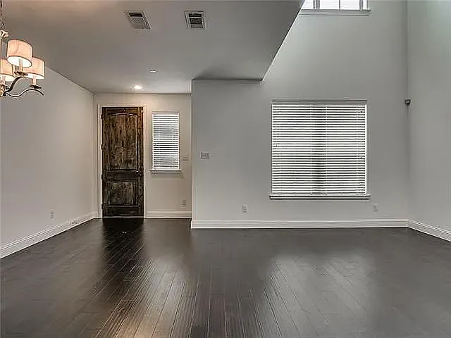 2 bed, 2.5 bath, 1553 sqft, $2,300 — Photo 2