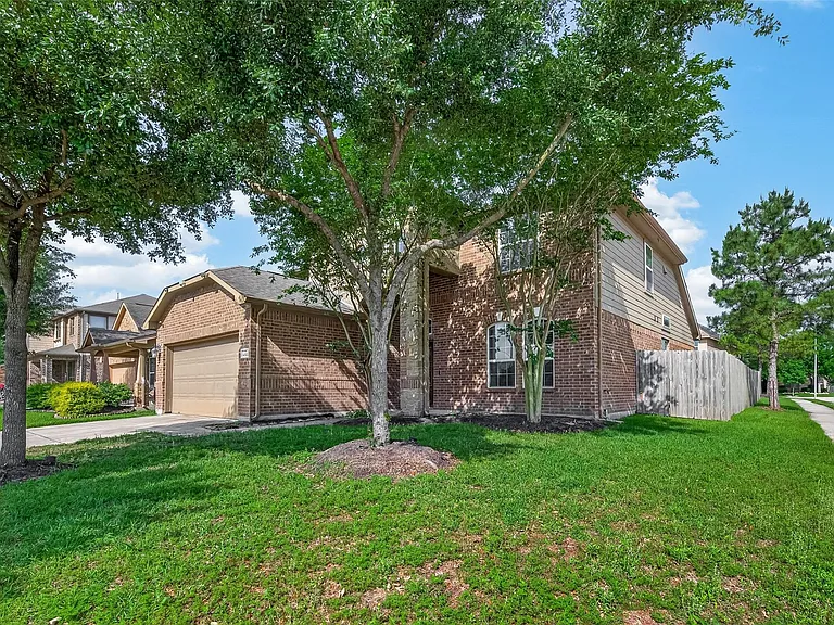 4502 Mallory Creek Dr — Photo 3