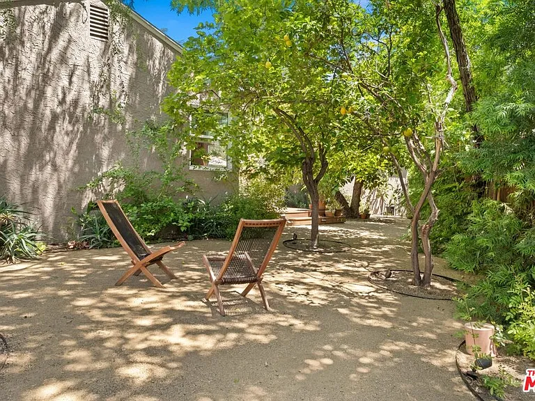 1338 Montecito Cir — Photo 32
