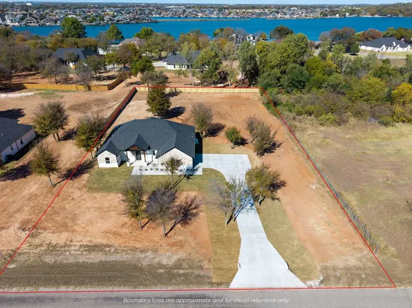 1516 Ports O Call Ct, Granbury, TX 76048