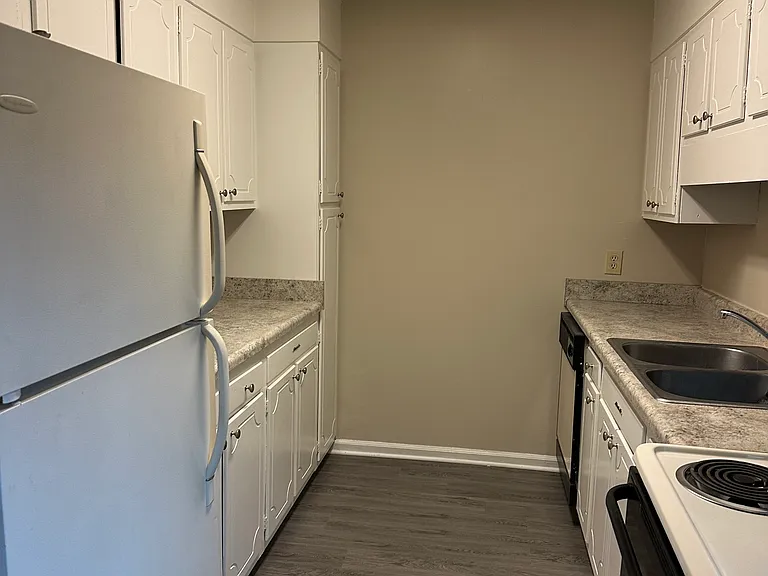 215 Northpoint Ave #B — Photo 6