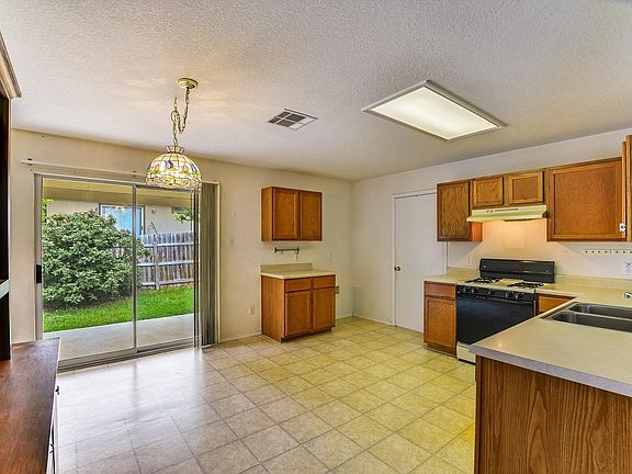 4th image of 17410 Dashwood Creek Dr