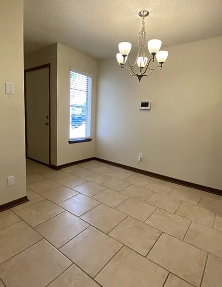 5709 NW Briarwood Dr — Photo 9