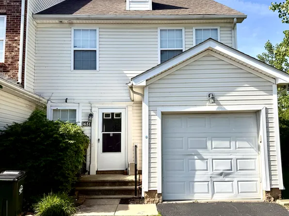 3651 Bracknell Forest Dr, Groveport, OH 43125
