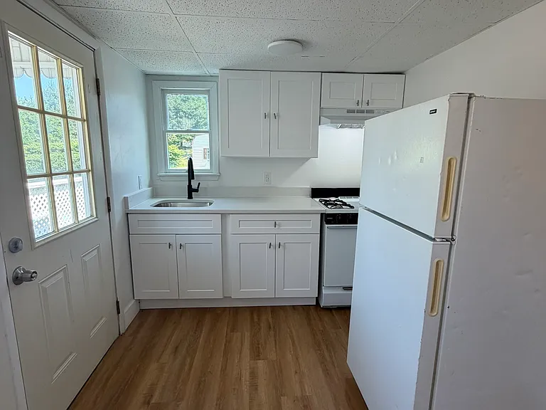 1102 Taylor Ave #4 — Photo 3