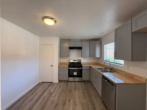 524 E Avenue Q12, Palmdale, CA