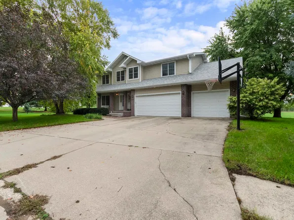 3009 Keokuk Ave, Spirit Lake, IA 51360