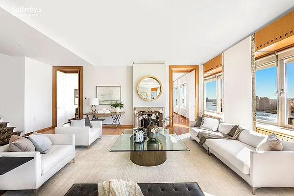 Sold by Sotheby's International Realty | media 1