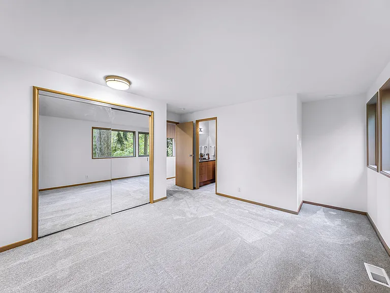 2261 W Lake Sammamish Pkwy SE — Photo 7