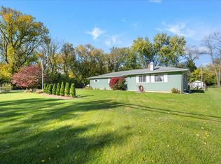 1302 Cary Rd, Algonquin, IL 60102