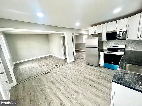 5th image of 7967 Foster Ave