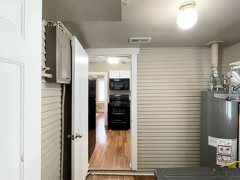 1002 N Grimes St — Photo 27