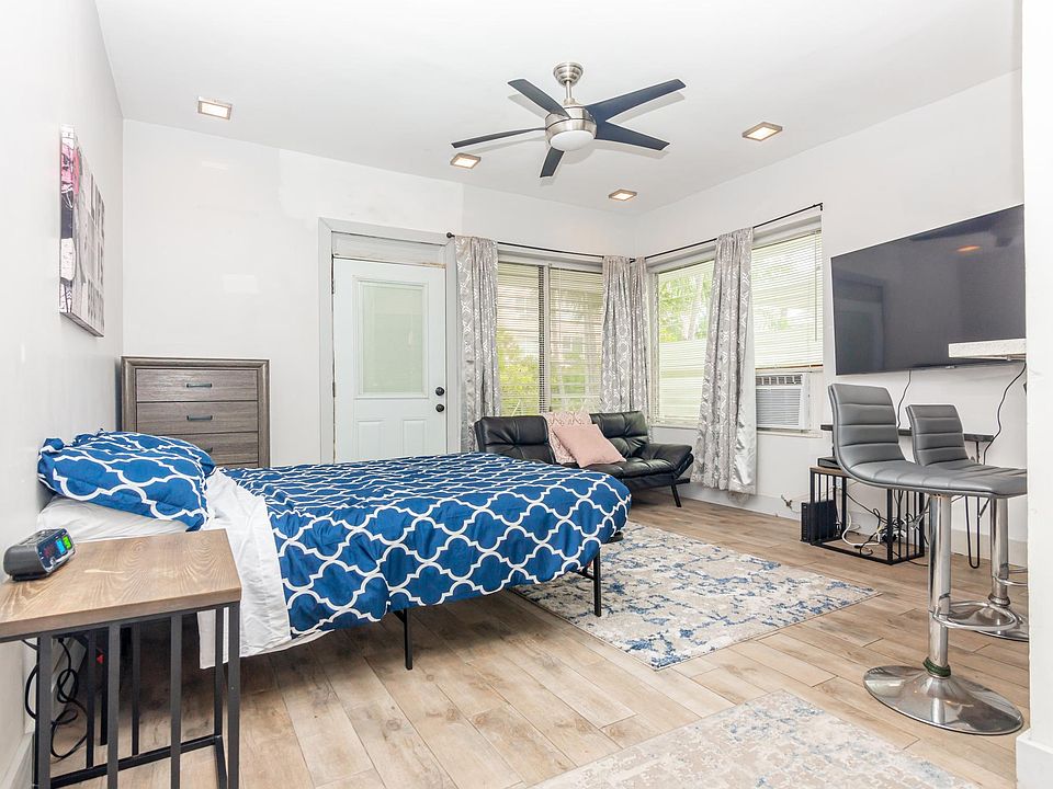 1st image of 818 Pennsylvania Ave APT 7A