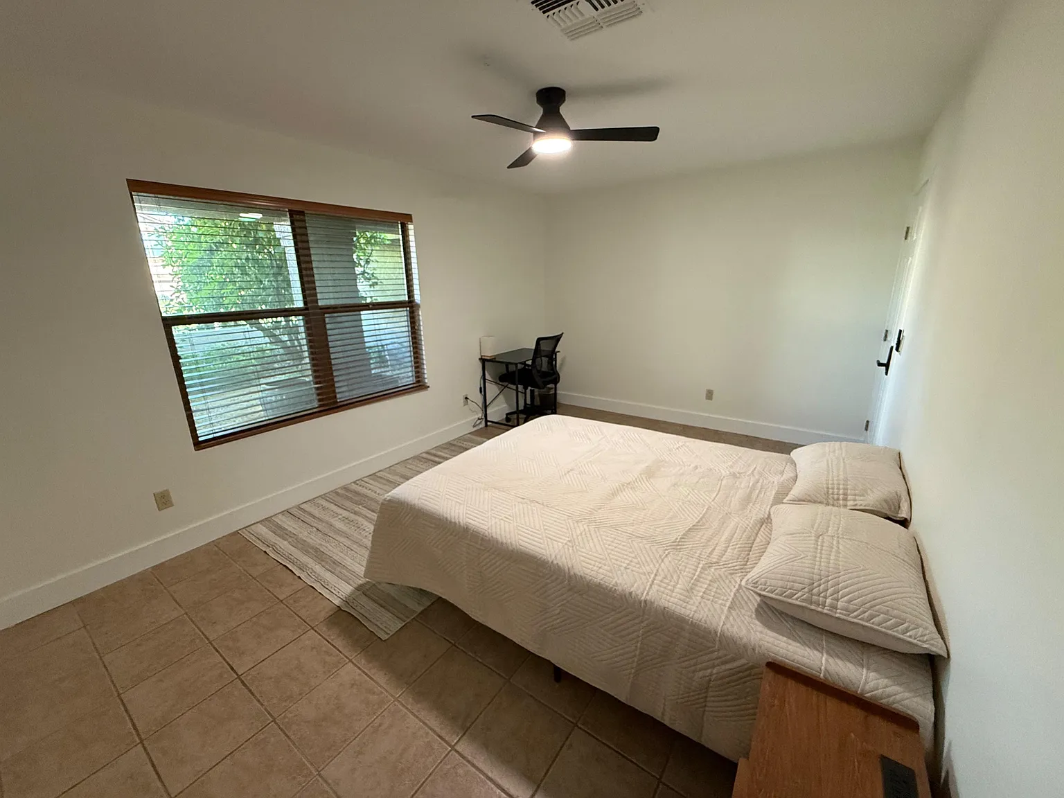 4 bed, 2.5 bath, 3094 sqft, $1,066 — Photo 2