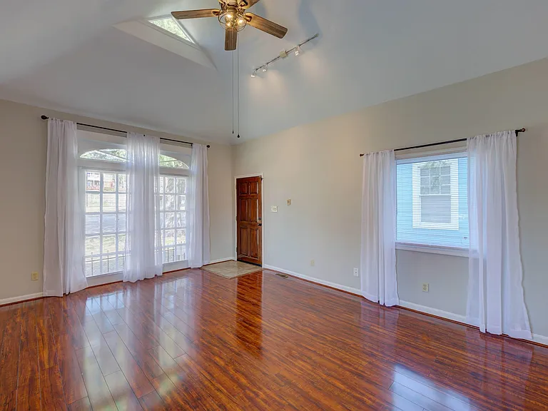 728 Blanding St — Photo 7