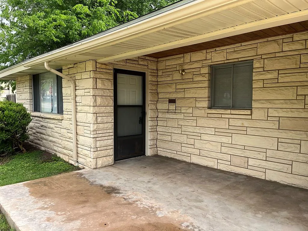 Building Photo - 612 Bluebonnet Dr