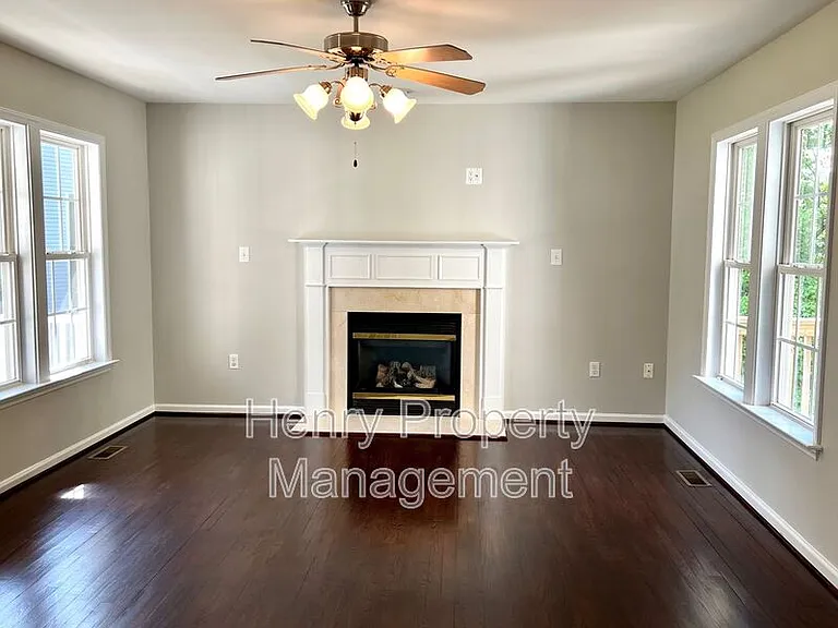 104 Back Woods Cir — Photo 2
