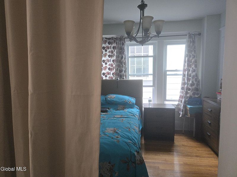 5th image of 86 Benson Street Street